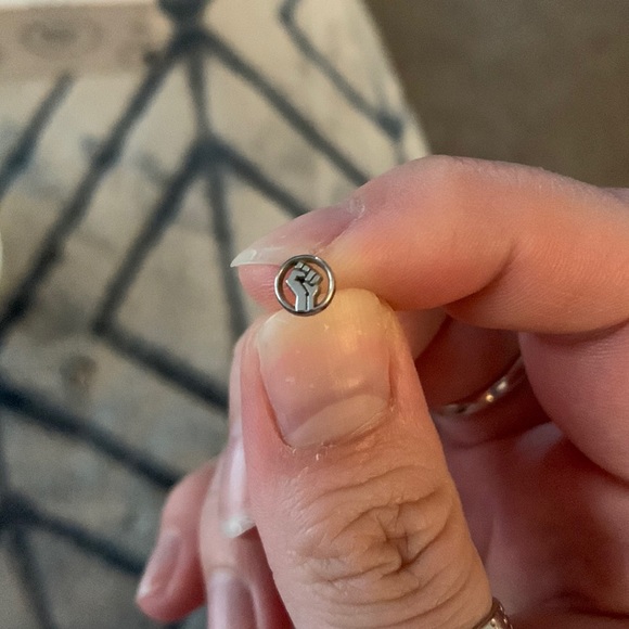 14k Threadless end pieces - Picture 3 of 4